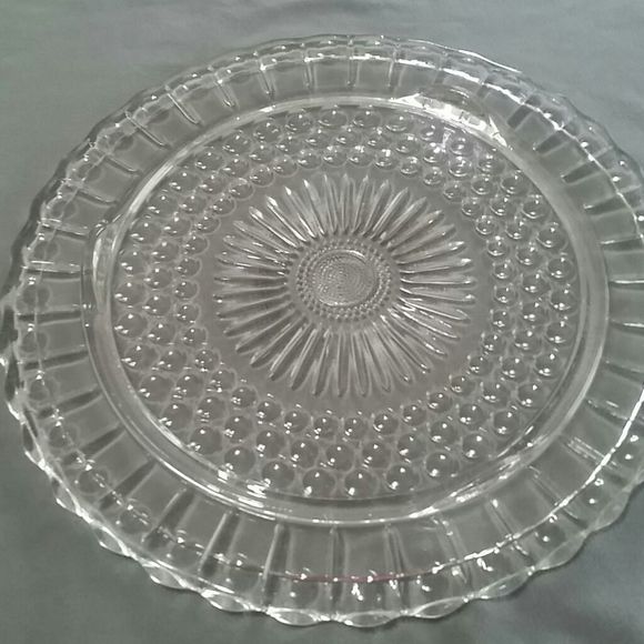 Glass raised serving platter - Picture 2 of 2
